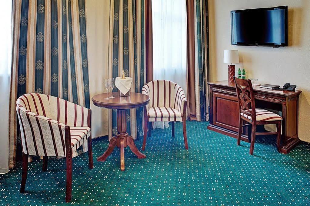 West Park Hotel Sofiivska Borshchahivka Eksteriør billede