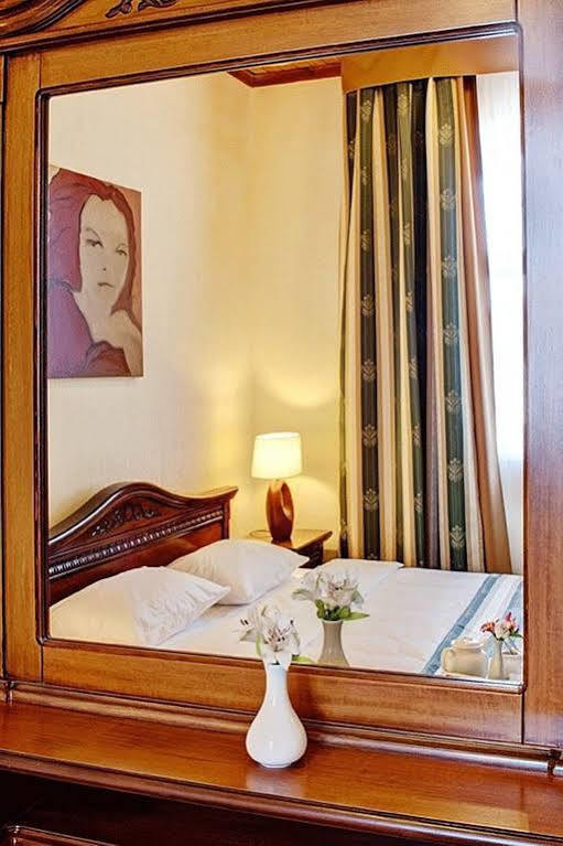 West Park Hotel Sofiivska Borshchahivka Eksteriør billede