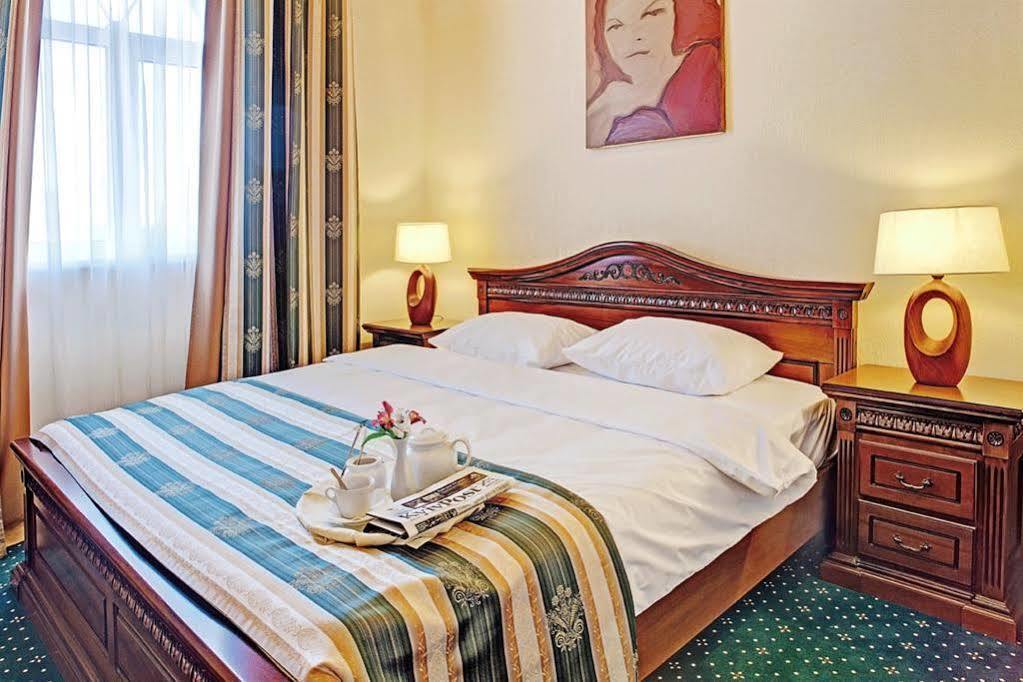 West Park Hotel Sofiivska Borshchahivka Eksteriør billede